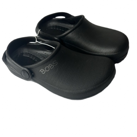 Bogs Other - NWT BOGS Classic Black Slip-On Clogs Size 31–1‎